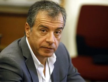 Σ.Θεοδωράκης: «Δεν μπορεί να χάνονται 90 άνθρωποι και να λένε είμαστε περήφανοι τα κάναμε όλα σωστά»